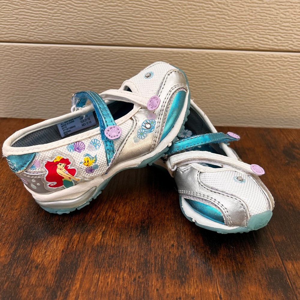 Vintage Disney Ariel Girls Shoes Size 5.5